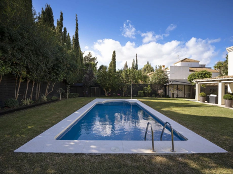 Villa for sale in Nueva Andalucia, Marbella