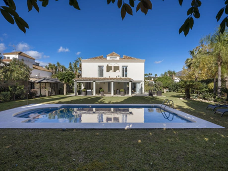 Villa for sale in Nueva Andalucia, Marbella