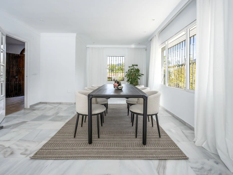 Villa for sale in Nueva Andalucia, Marbella