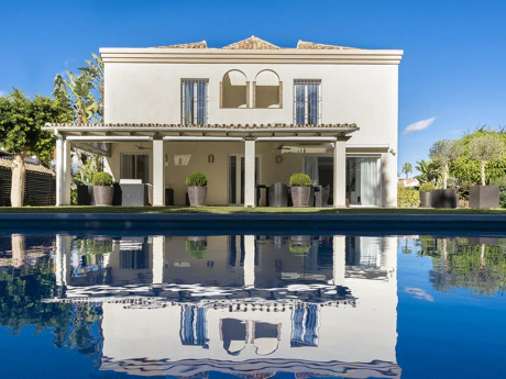 Villa for sale in Nueva Andalucia, Marbella