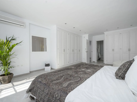 Villa for sale in Nueva Andalucia, Marbella