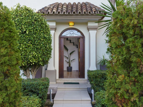 Villa for sale in Nueva Andalucia, Marbella