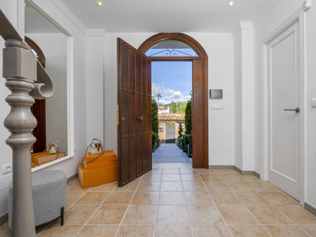 Villa for sale in Nueva Andalucia, Marbella