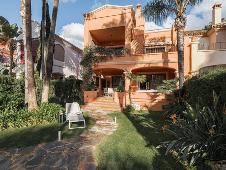 Villa for sale in Nueva Andalucia, Marbella