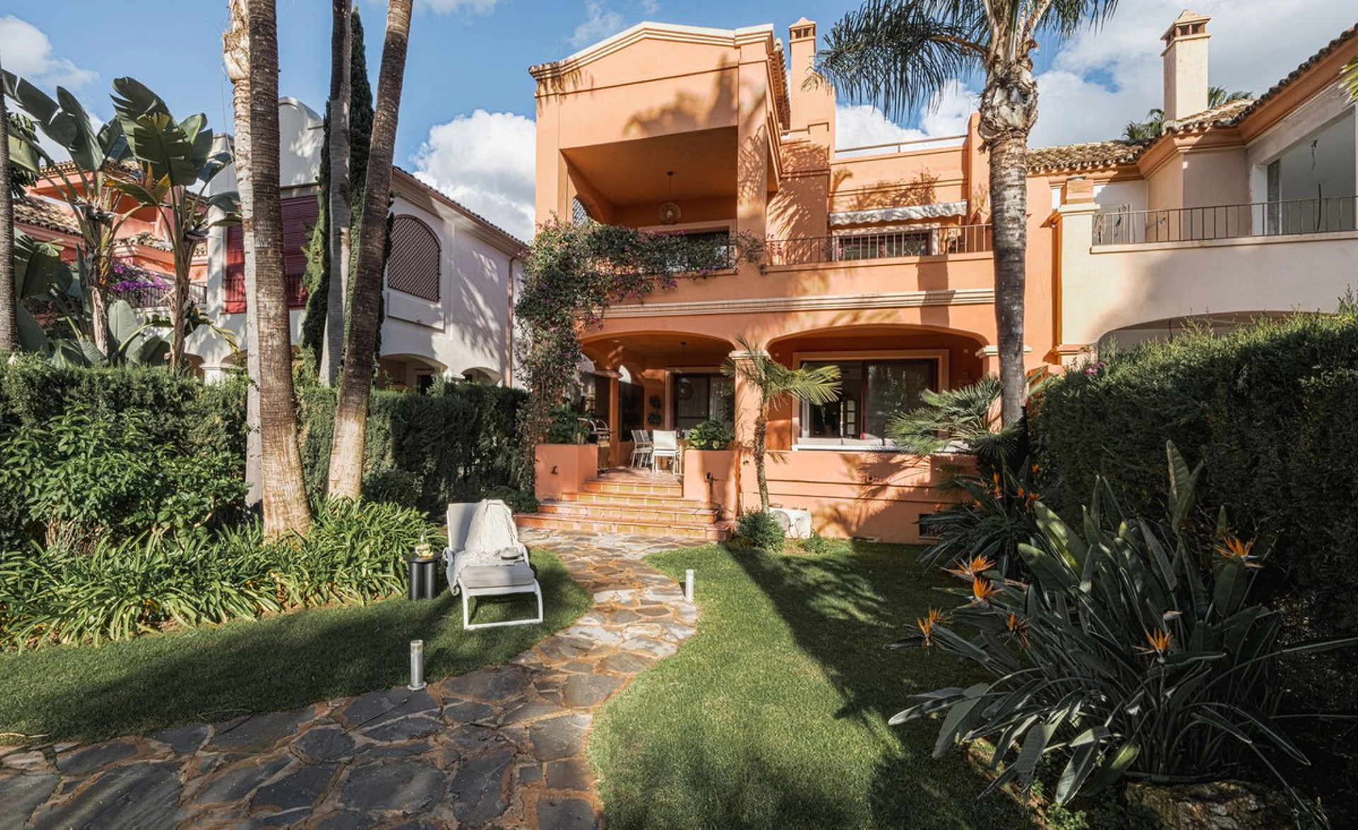 Villa for sale in Nueva Andalucia, Marbella