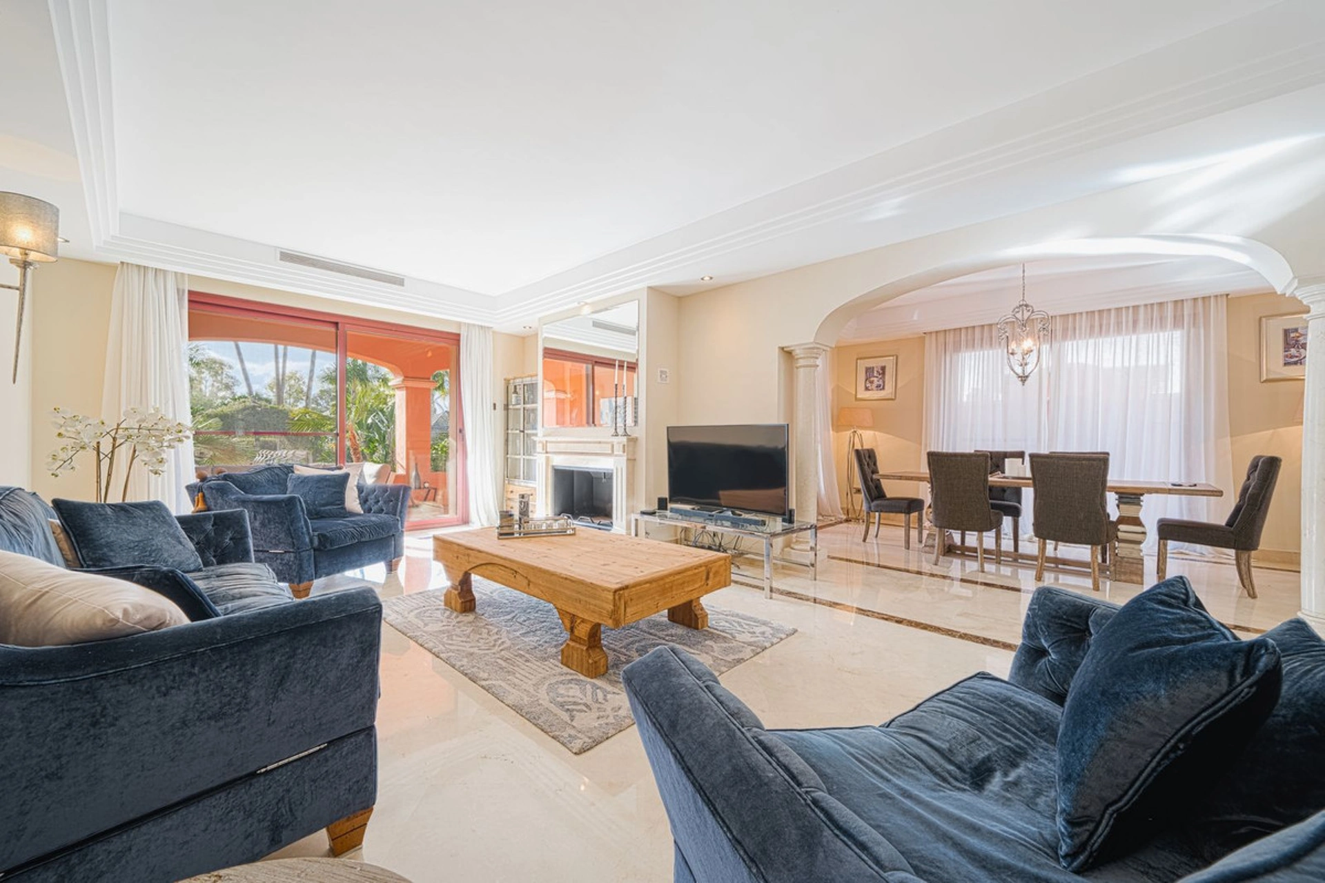 Villa for sale in Nueva Andalucia, Marbella