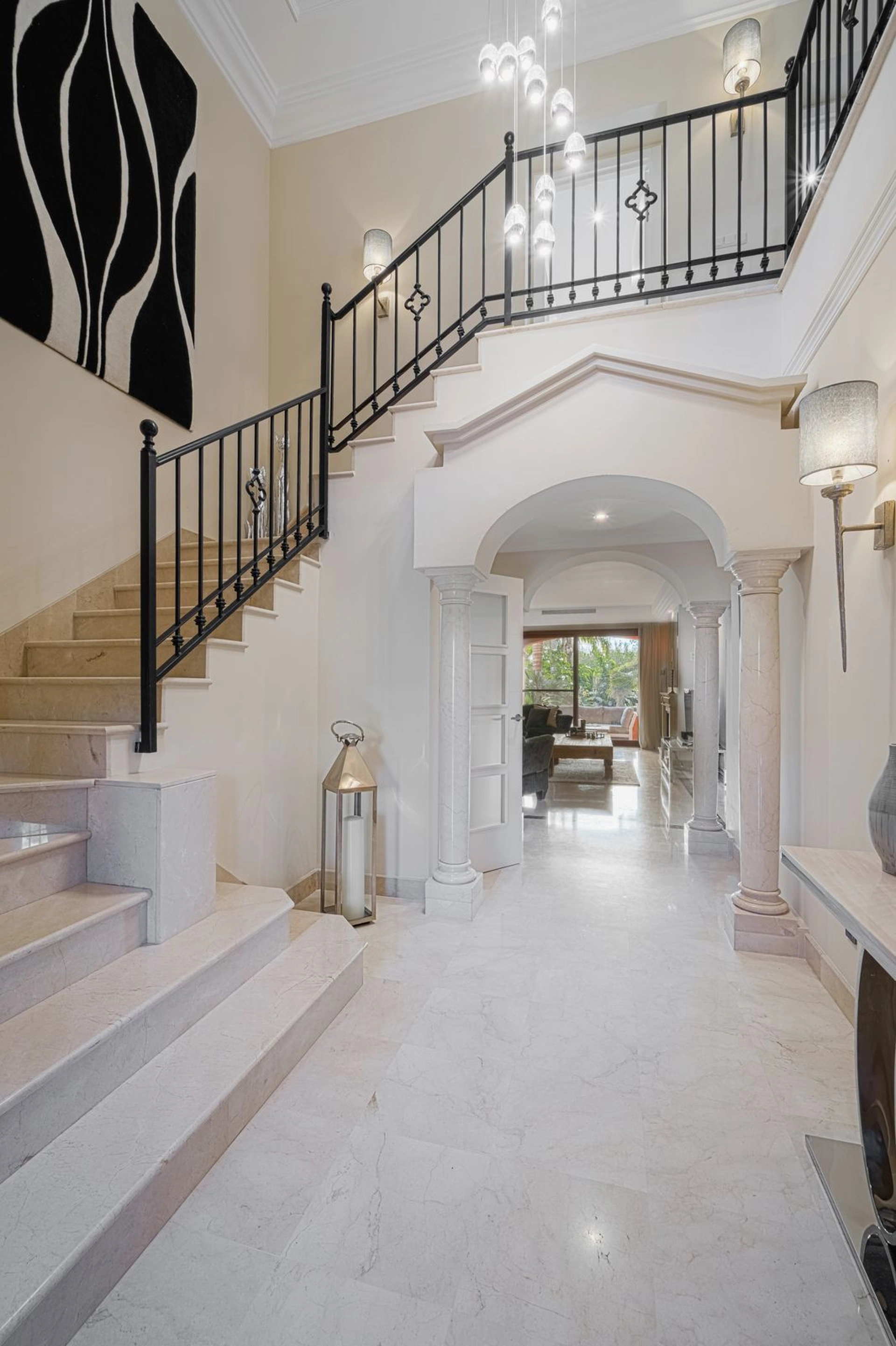 Villa for sale in Nueva Andalucia, Marbella