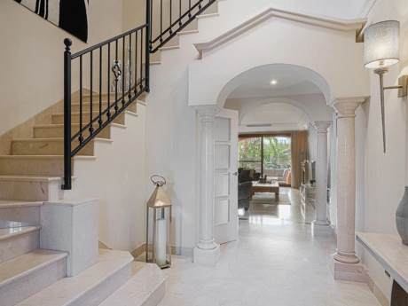 Villa for sale in Nueva Andalucia, Marbella