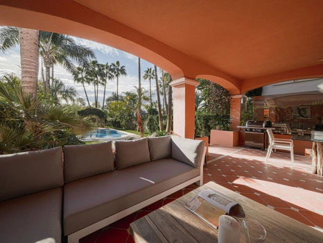 Villa for sale in Nueva Andalucia, Marbella
