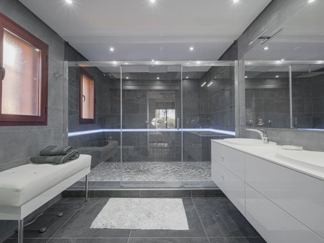 Villa for sale in Nueva Andalucia, Marbella