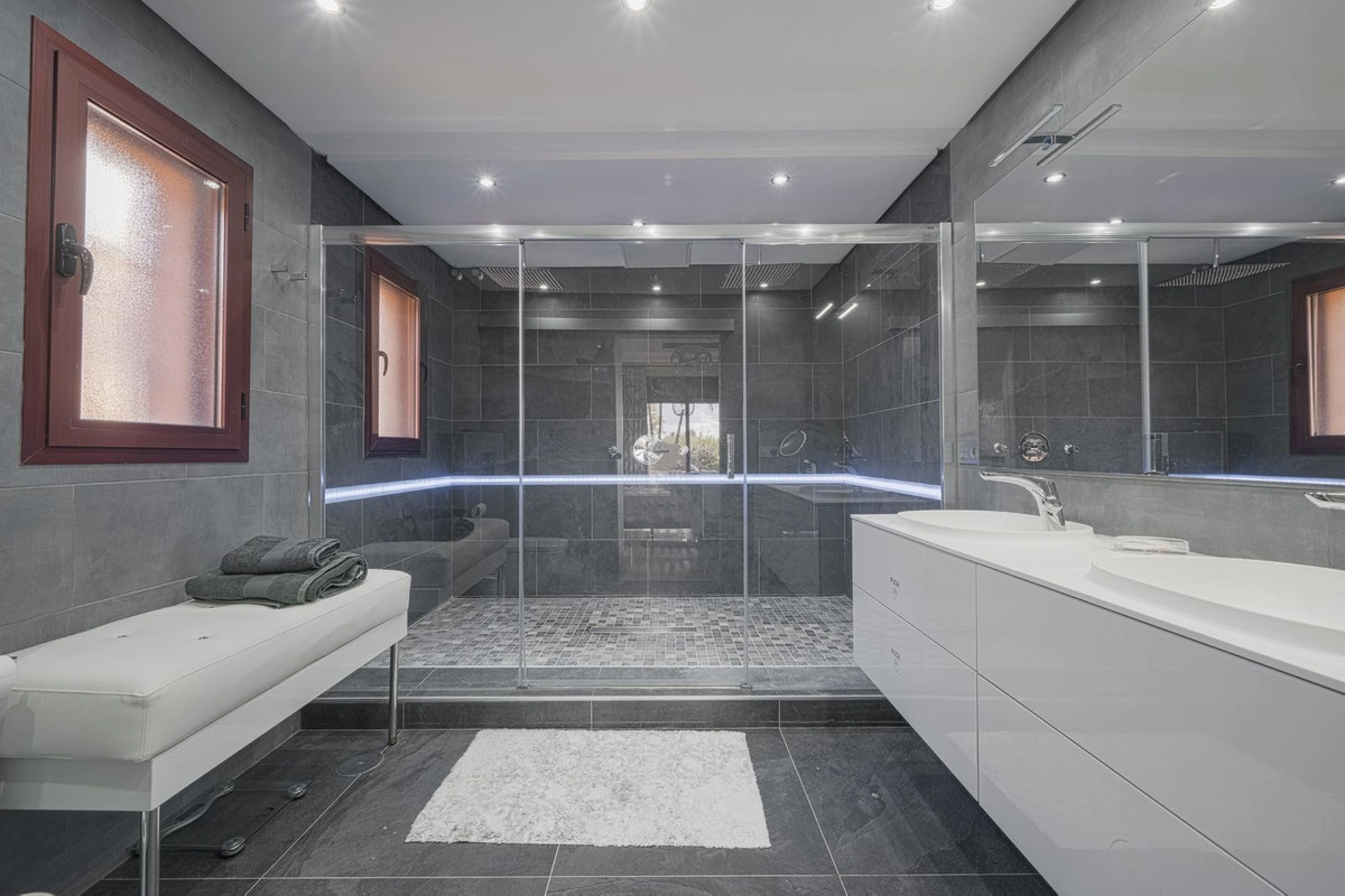 Villa for sale in Nueva Andalucia, Marbella