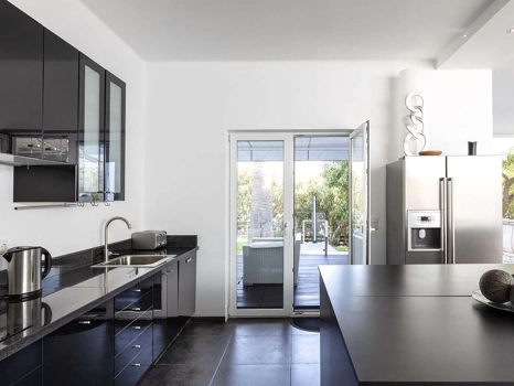 Villa for sale in Nueva Andalucia, Marbella