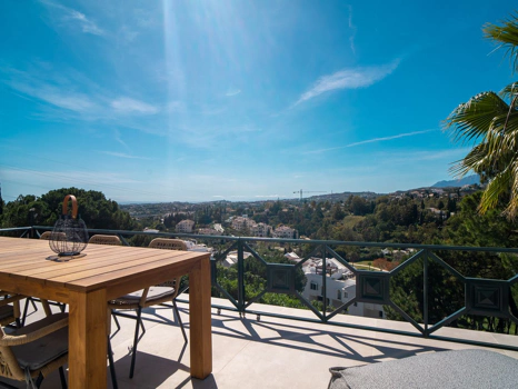 Penthouse for sale in La Quinta, Benahavis