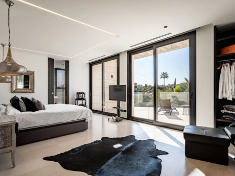 Villa for sale in Nueva Andalucia, Marbella