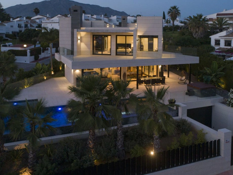 Villa for sale in Nueva Andalucia, Marbella