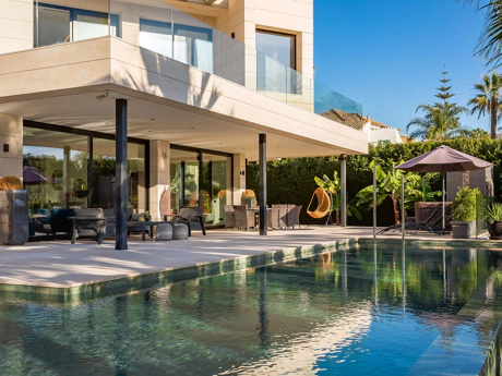 Villa for sale in Nueva Andalucia, Marbella