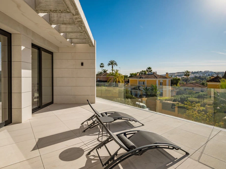Villa for sale in Nueva Andalucia, Marbella