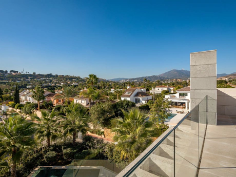 Villa for sale in Nueva Andalucia, Marbella