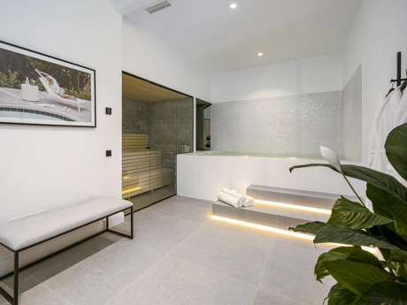 Villa for sale in Benahavis