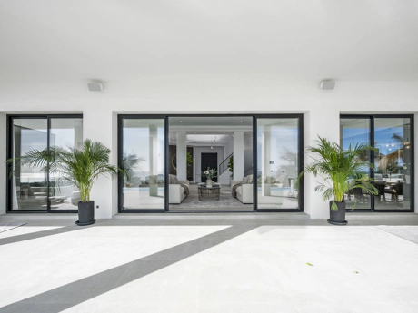 Villa for sale in Benahavis
