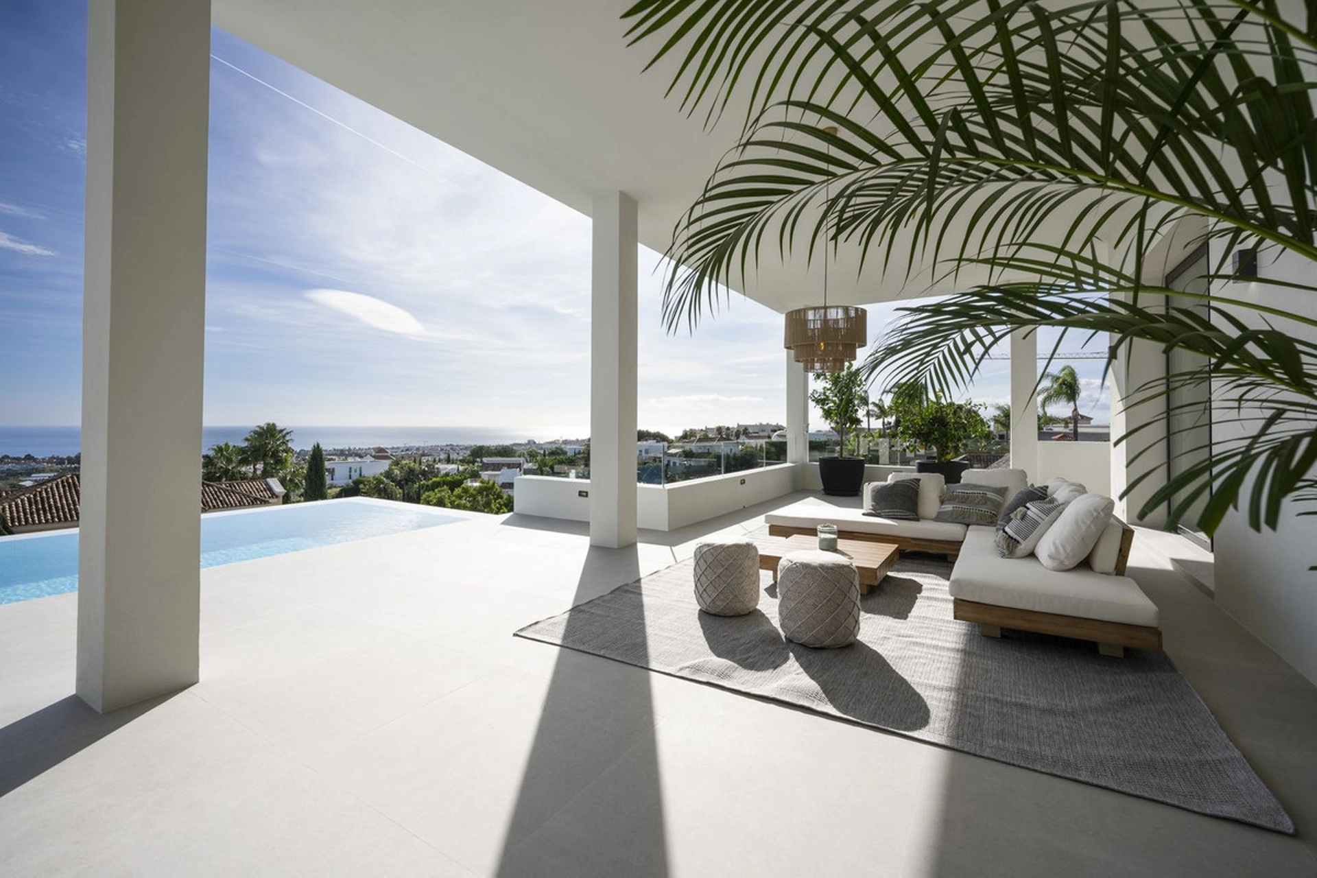 Villa for sale in Benahavis