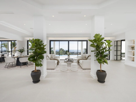 Villa for sale in Benahavis