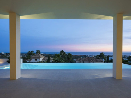 Villa for sale in Benahavis