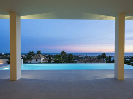 Villa for sale in Benahavis