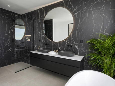 Villa for sale in Benahavis