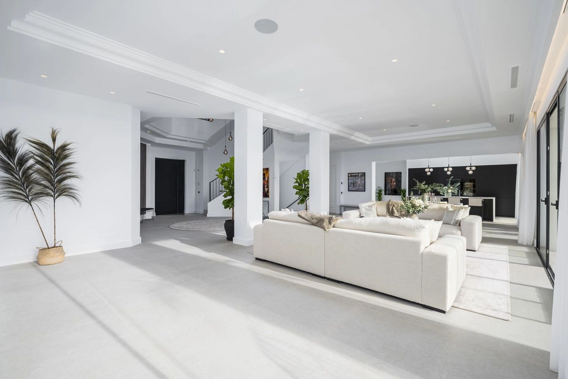 Villa for sale in Benahavis