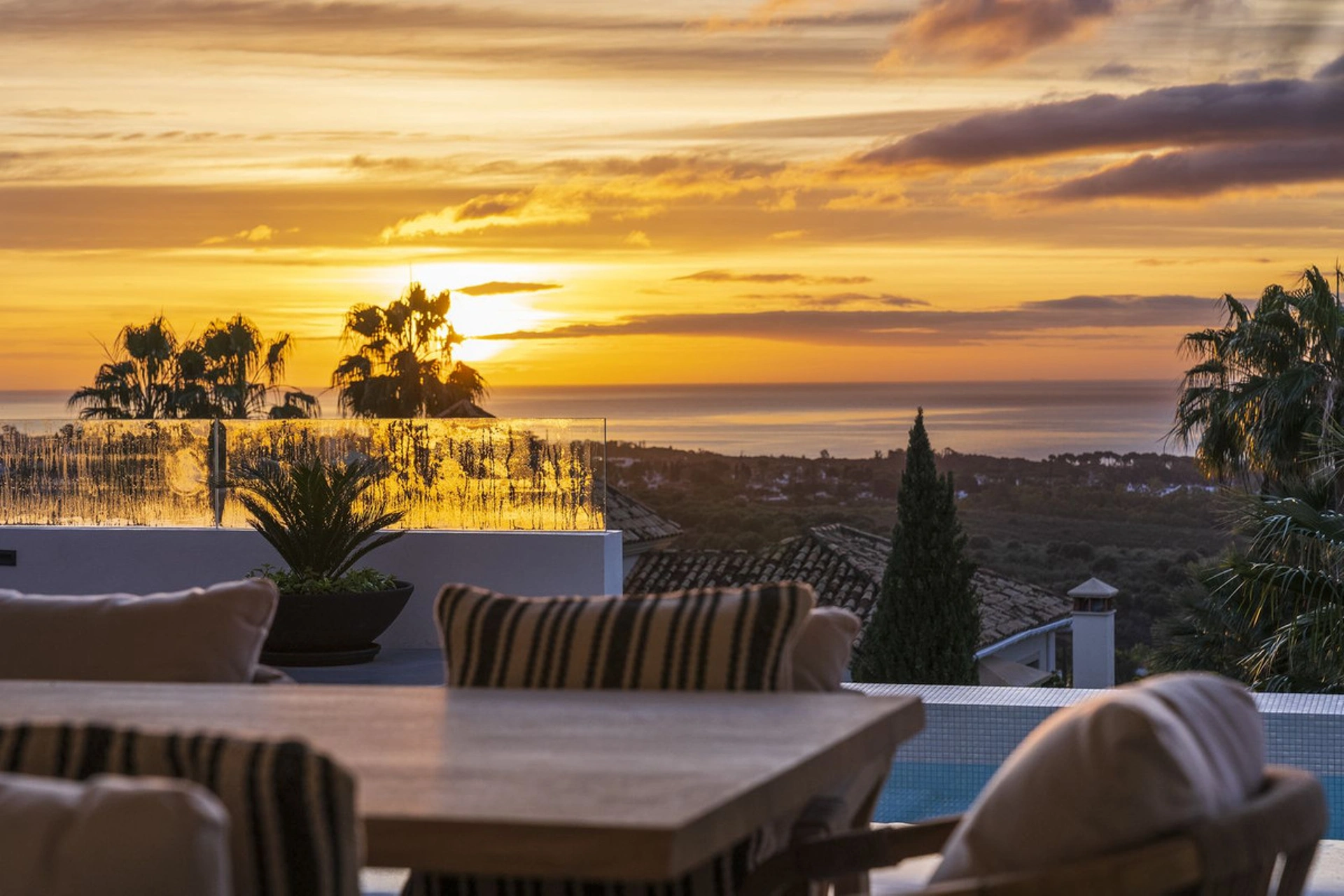 Villa for sale in Benahavis