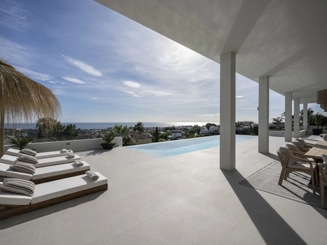 Villa for sale in Benahavis