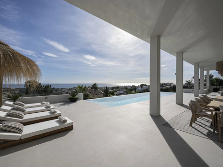 Villa for sale in Benahavis