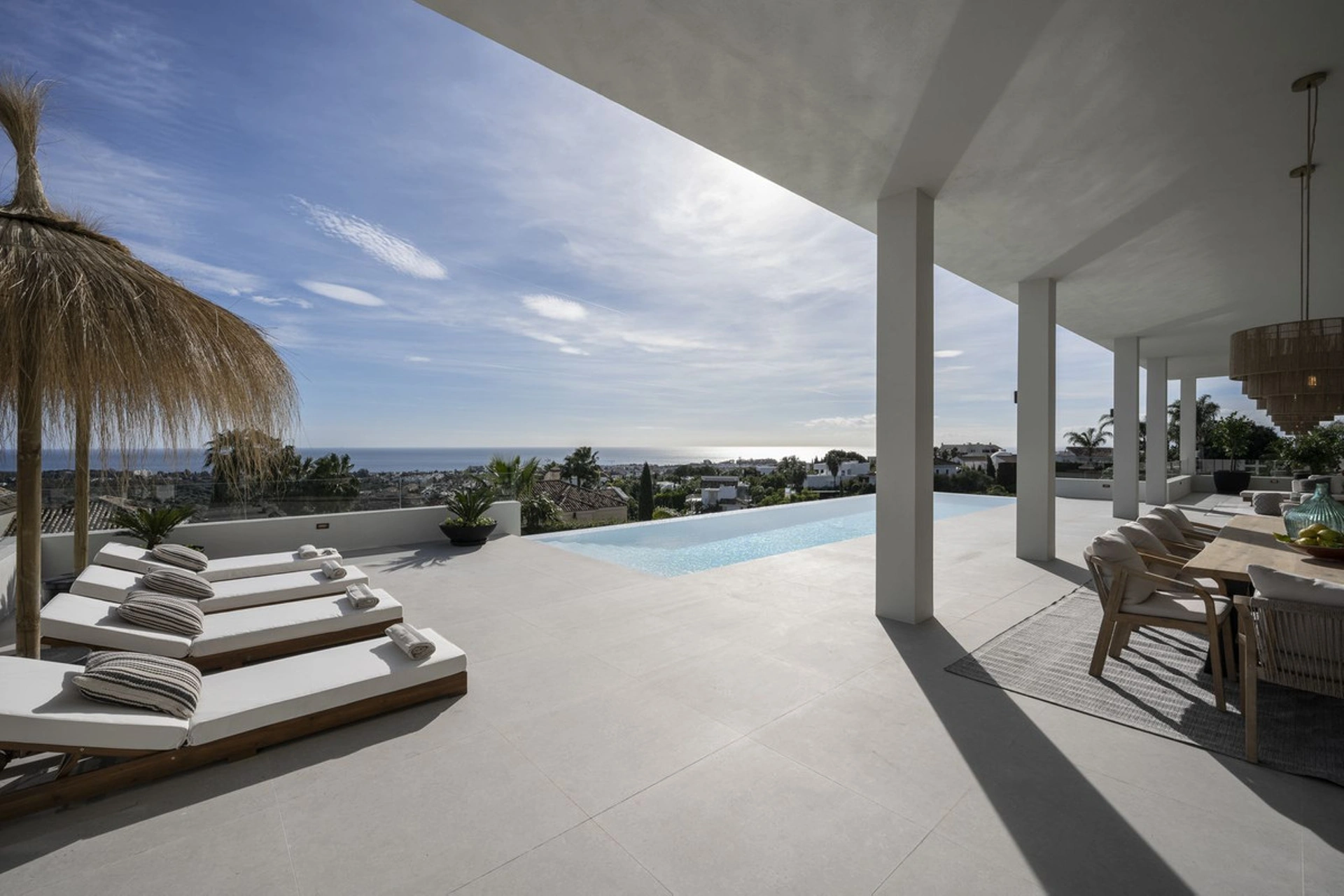 Villa for sale in Benahavis