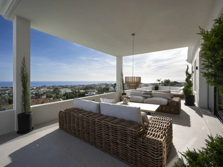 Villa for sale in Benahavis