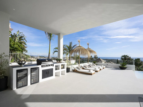 Villa for sale in Benahavis