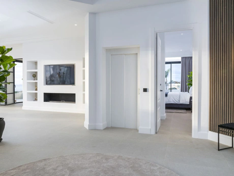 Villa for sale in Benahavis