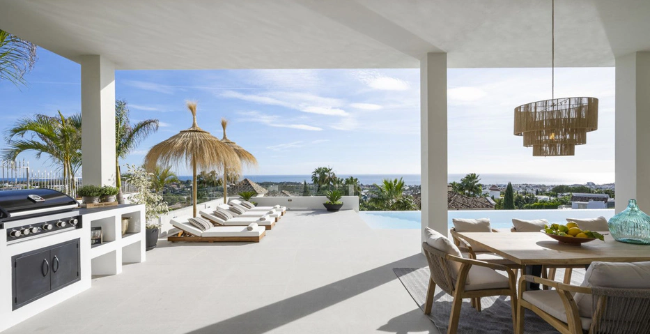 Villa for sale in Benahavis