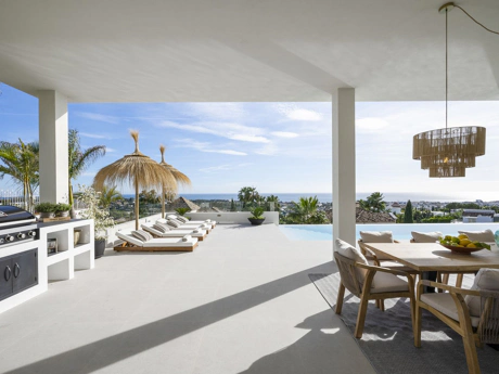 Villa for sale in Benahavis