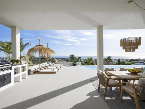 Villa for sale in Benahavis