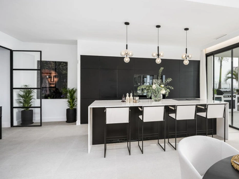 Villa for sale in Benahavis