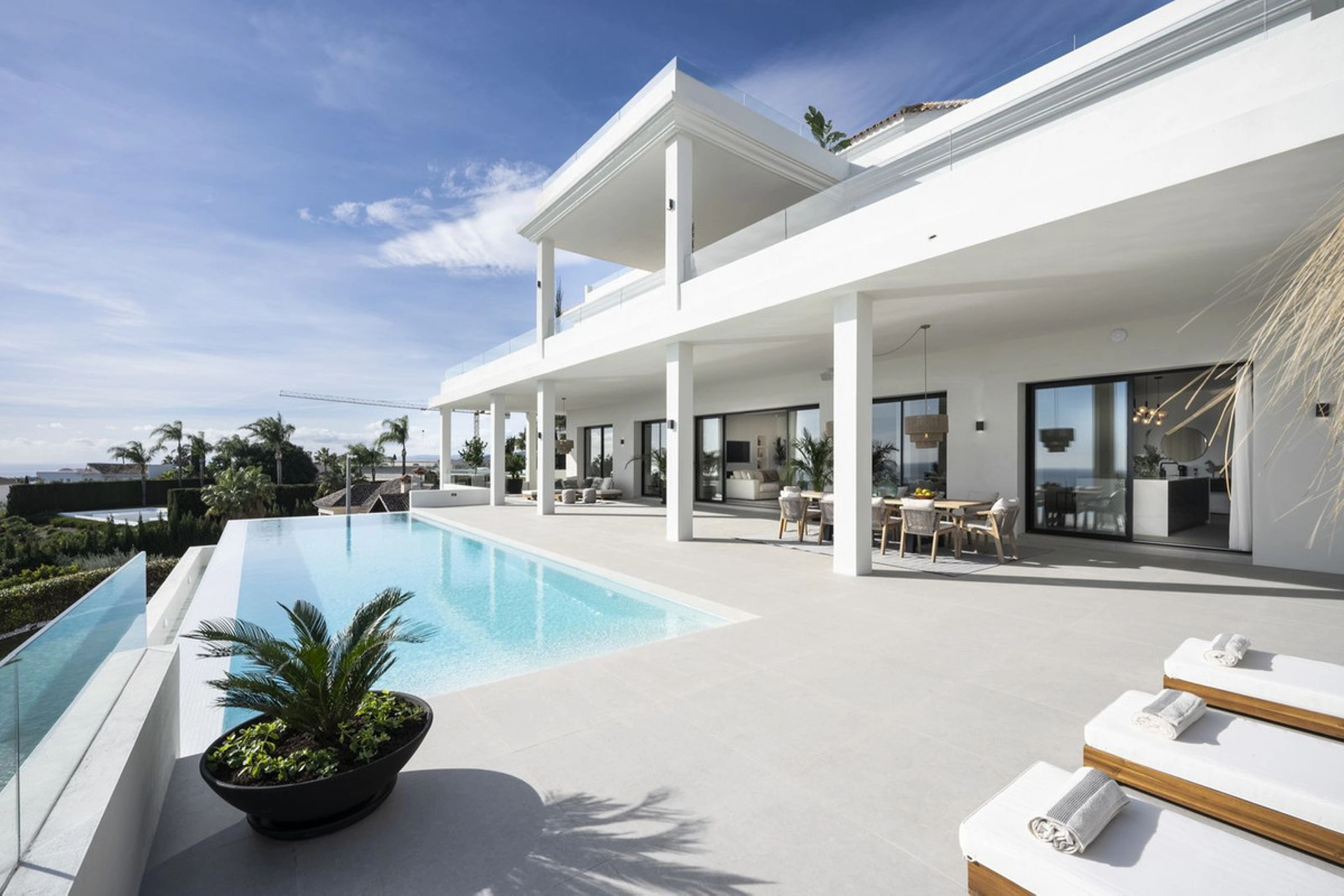 Villa for sale in Benahavis