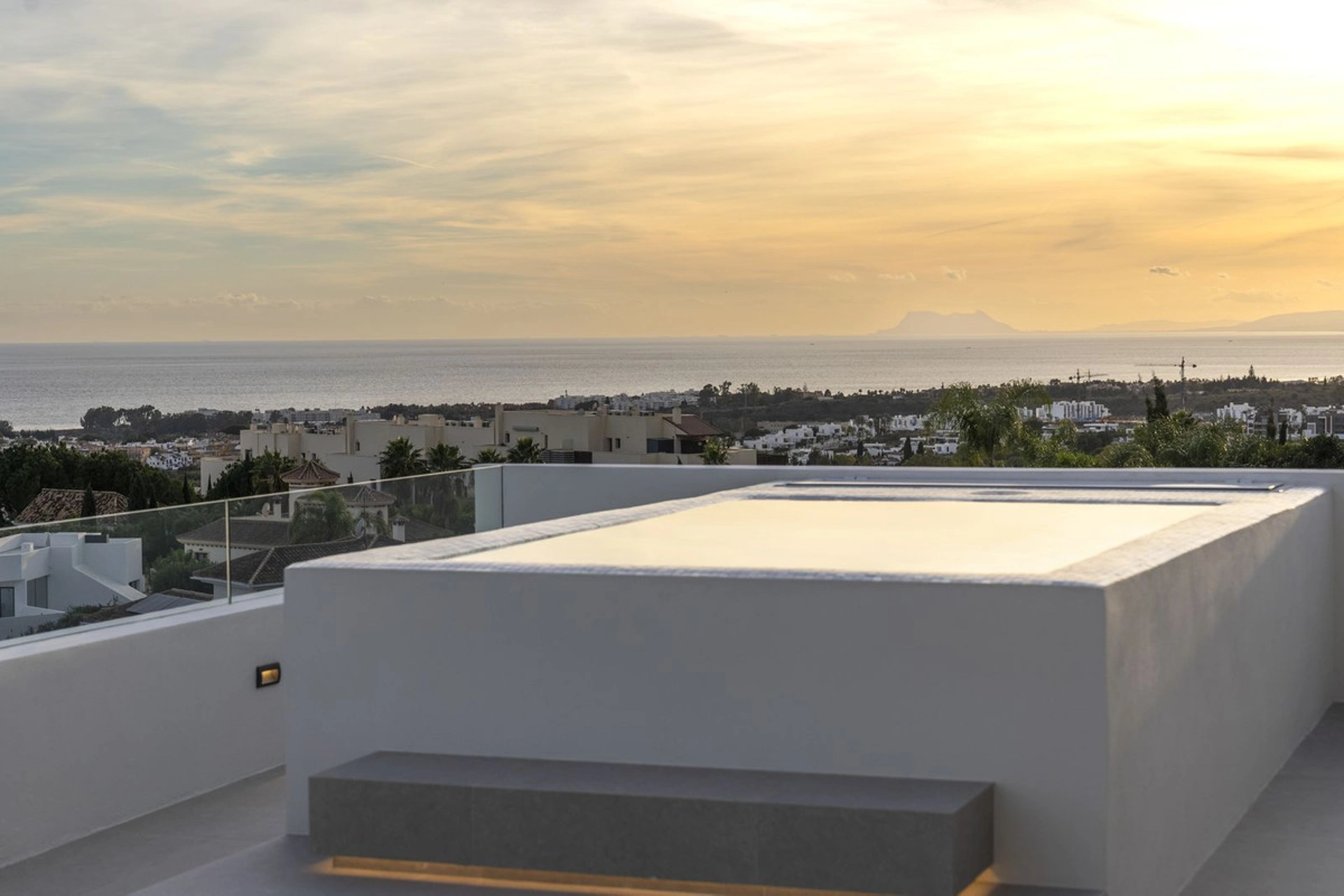 Villa for sale in Benahavis