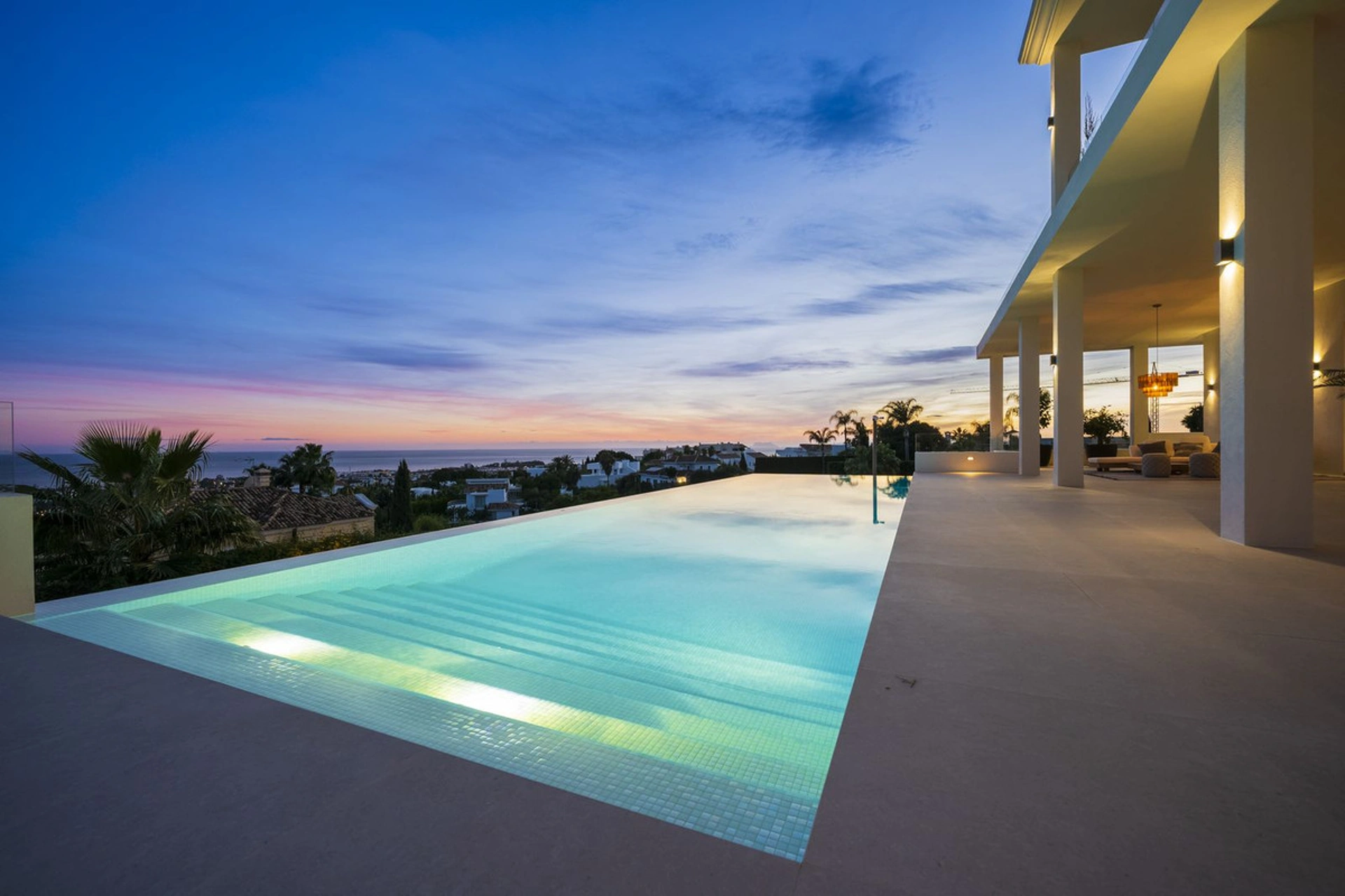 Villa for sale in Benahavis