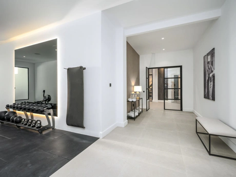 Villa for sale in Benahavis