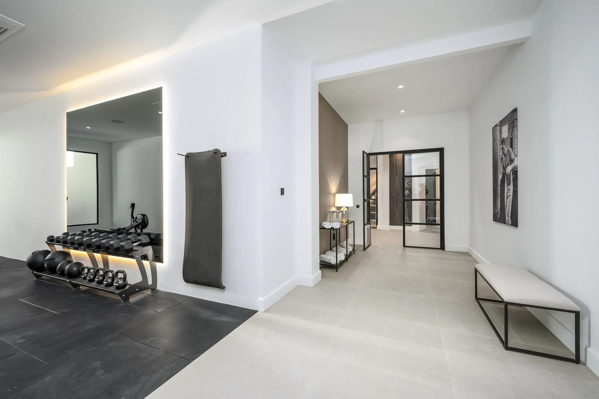 Villa for sale in Benahavis