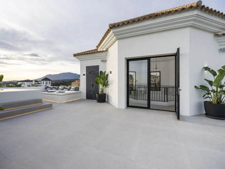 Villa for sale in Benahavis