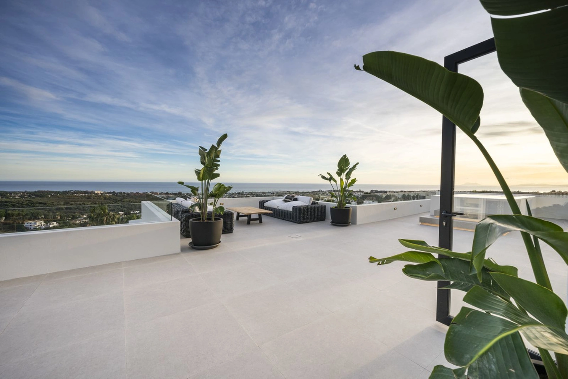 Villa for sale in Benahavis