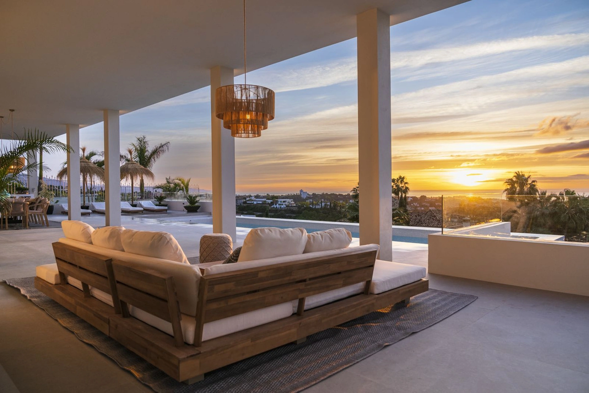 Villa for sale in Benahavis