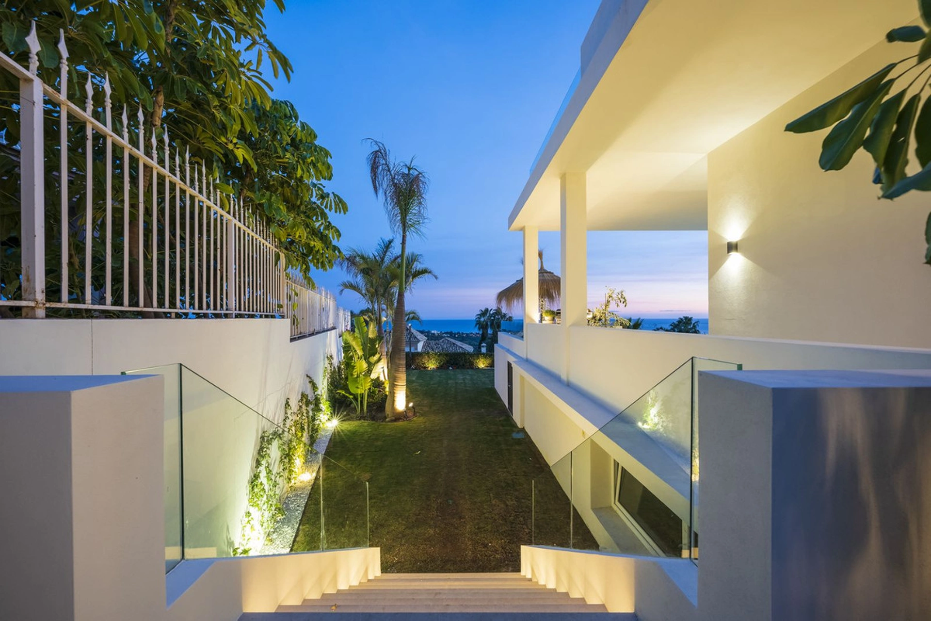 Villa for sale in Benahavis